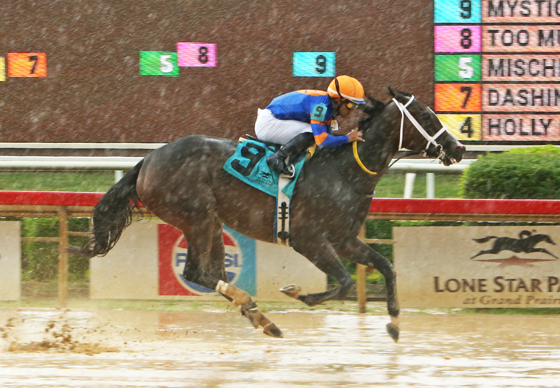 Mystic Lake (Mo Town) Wins Memorial Day Sprint
