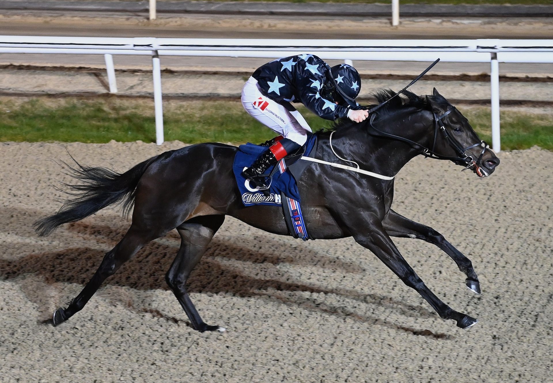 Woodshaw Whisper (Wootton Bassett) Wins His Maiden At Dundalk
