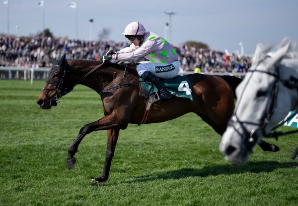 Gaelic Warrior (Maxios) Wins The Aintree Bowl