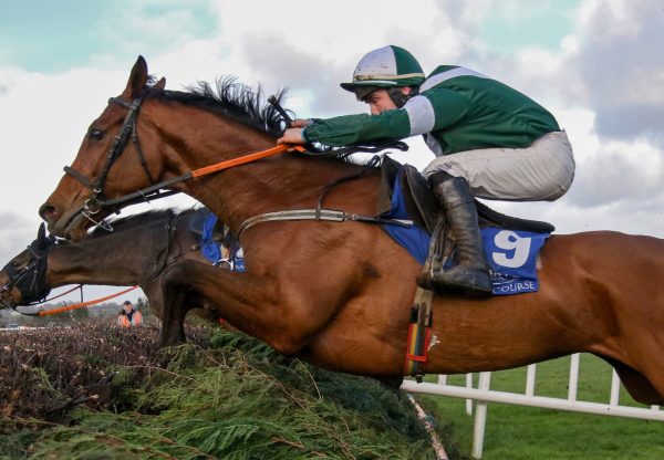 Getaway Gelding Thosedaysaregone Impresses On His Chase Debut