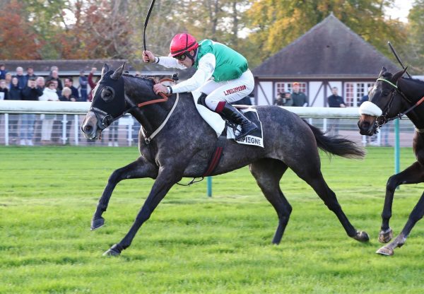 Uncheckable (Maxios) Wins The Class 2 Hurdle At Compiegne